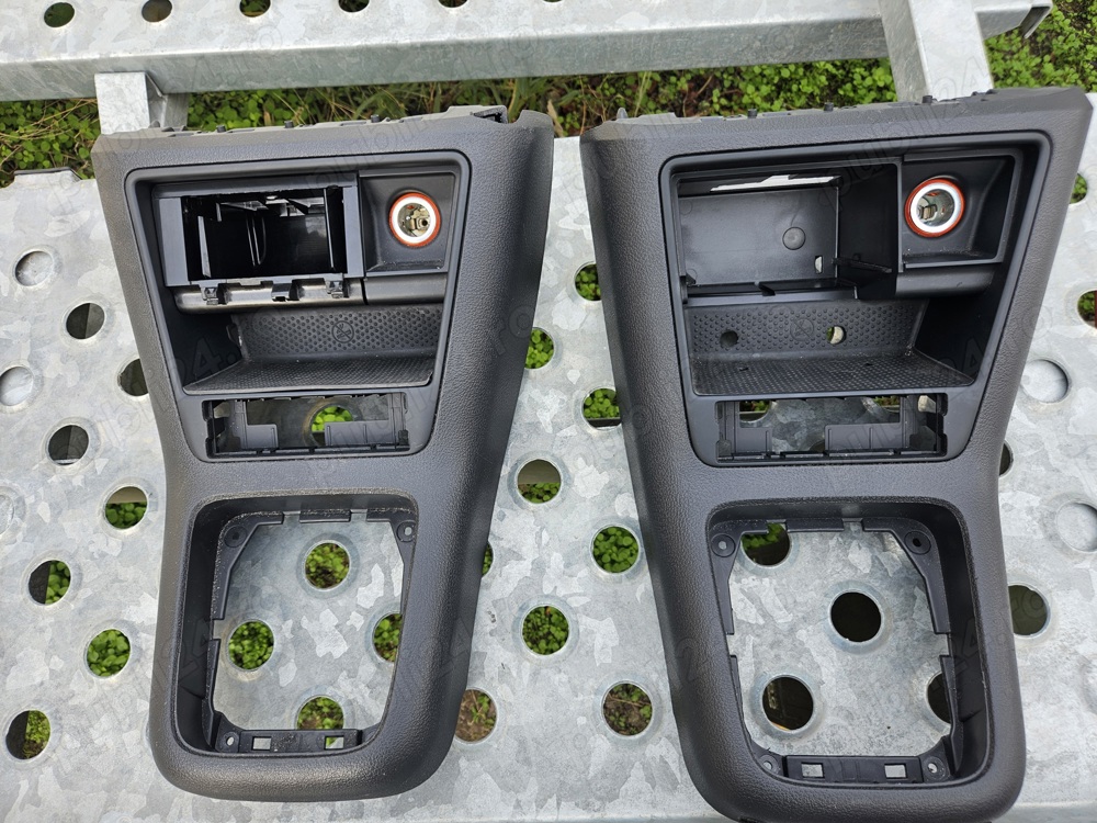 Consola centrala VW Tiguan panou central interior, original, stare foarte bună, etc;