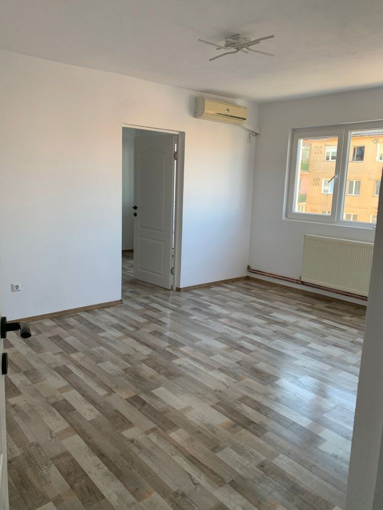 Apartament de vanzare zona micro 3 ,etj 3 ,recent renovat..