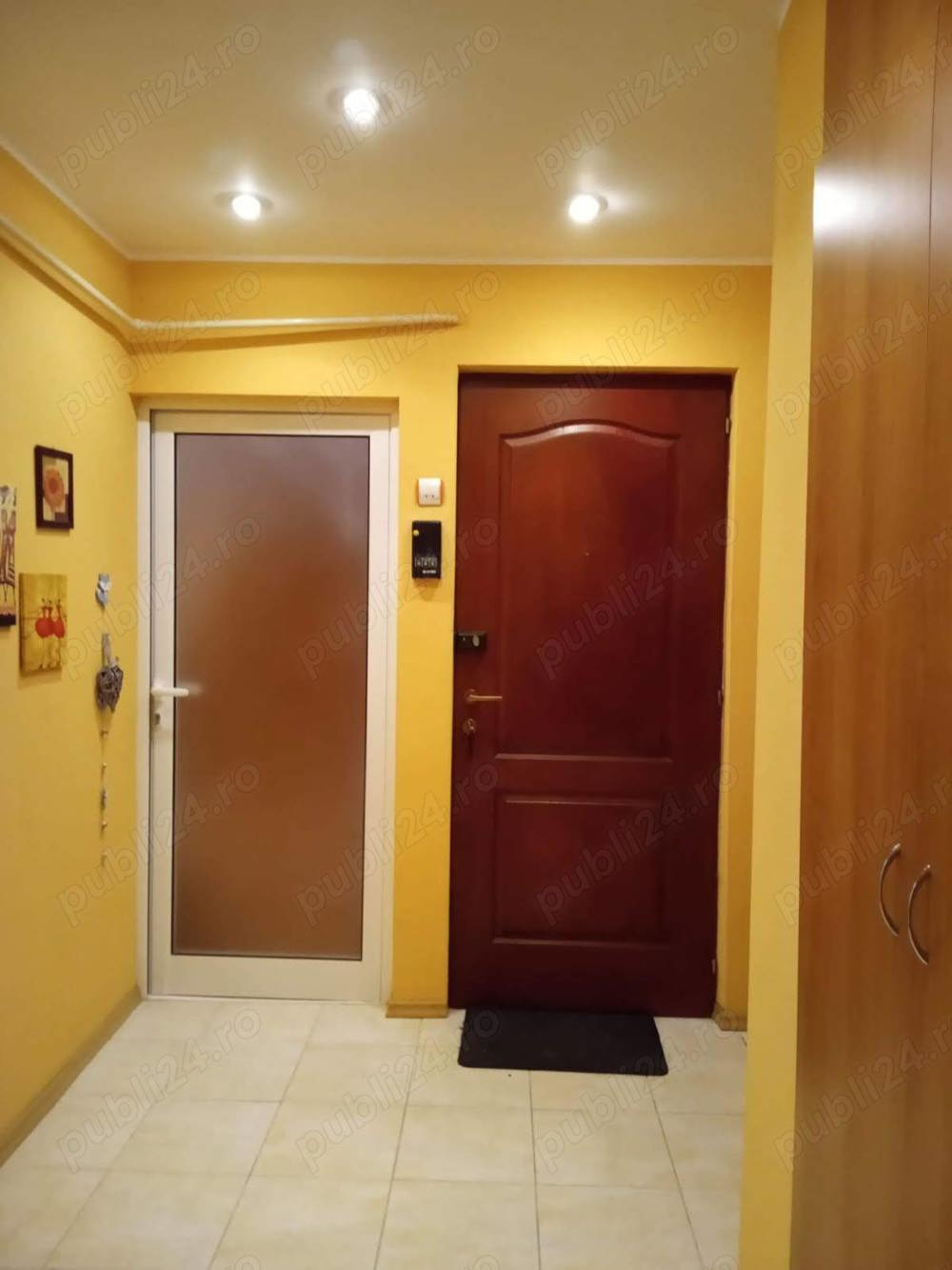 Vand apartament 2 camere decomandate Piata Mare