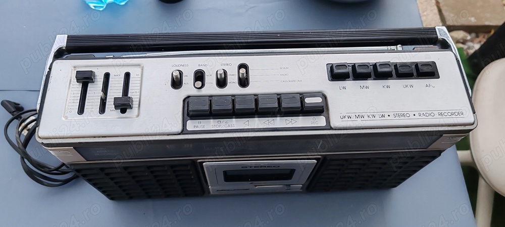 RadioCasetofon Stereo Universum