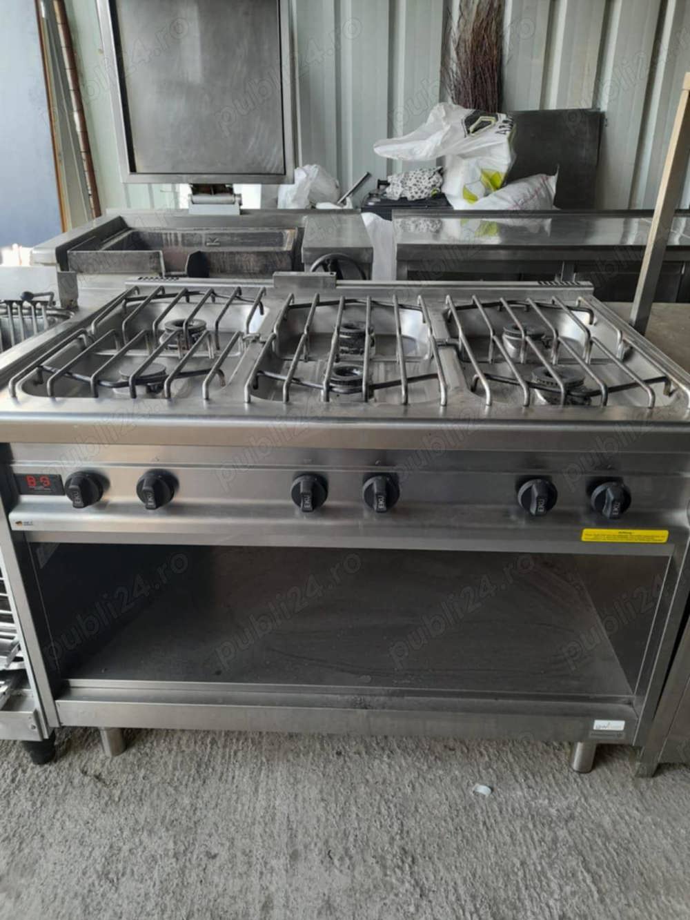 Vand set de bucatarie pentru capacitate mare, profesional Marca B and G Made in Germany.  