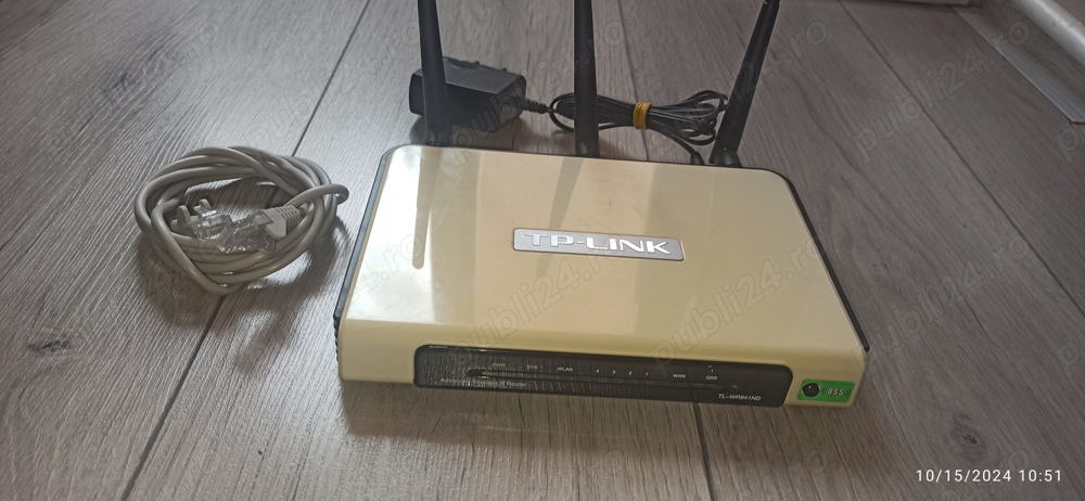 Router wireless N 300Mb s TP-LINK  Folosit dar perfect functional, se vinde cu alimentator si cablu 