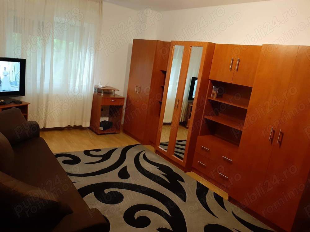 Închiriez apartament 2 camere intrare Racadau