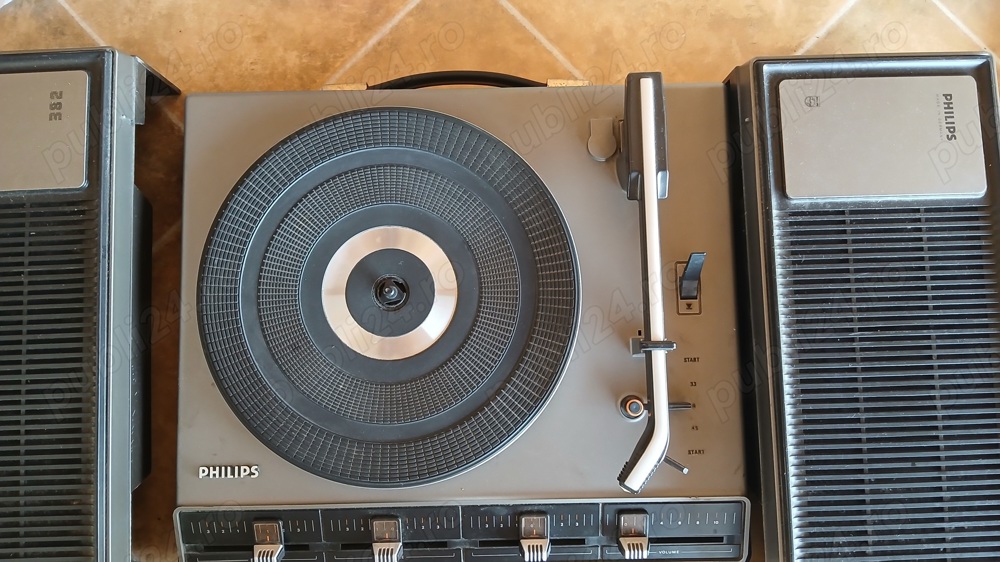 Pick-up (turntable) Philips  AF 382 functional; inclusiv boxe