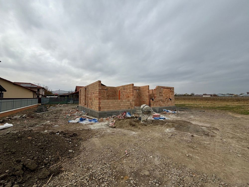 Sancraiu de Mures, Casa in constructie cu 4 camere