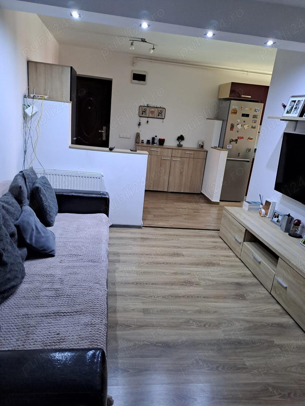 Vand apartament 3 camere