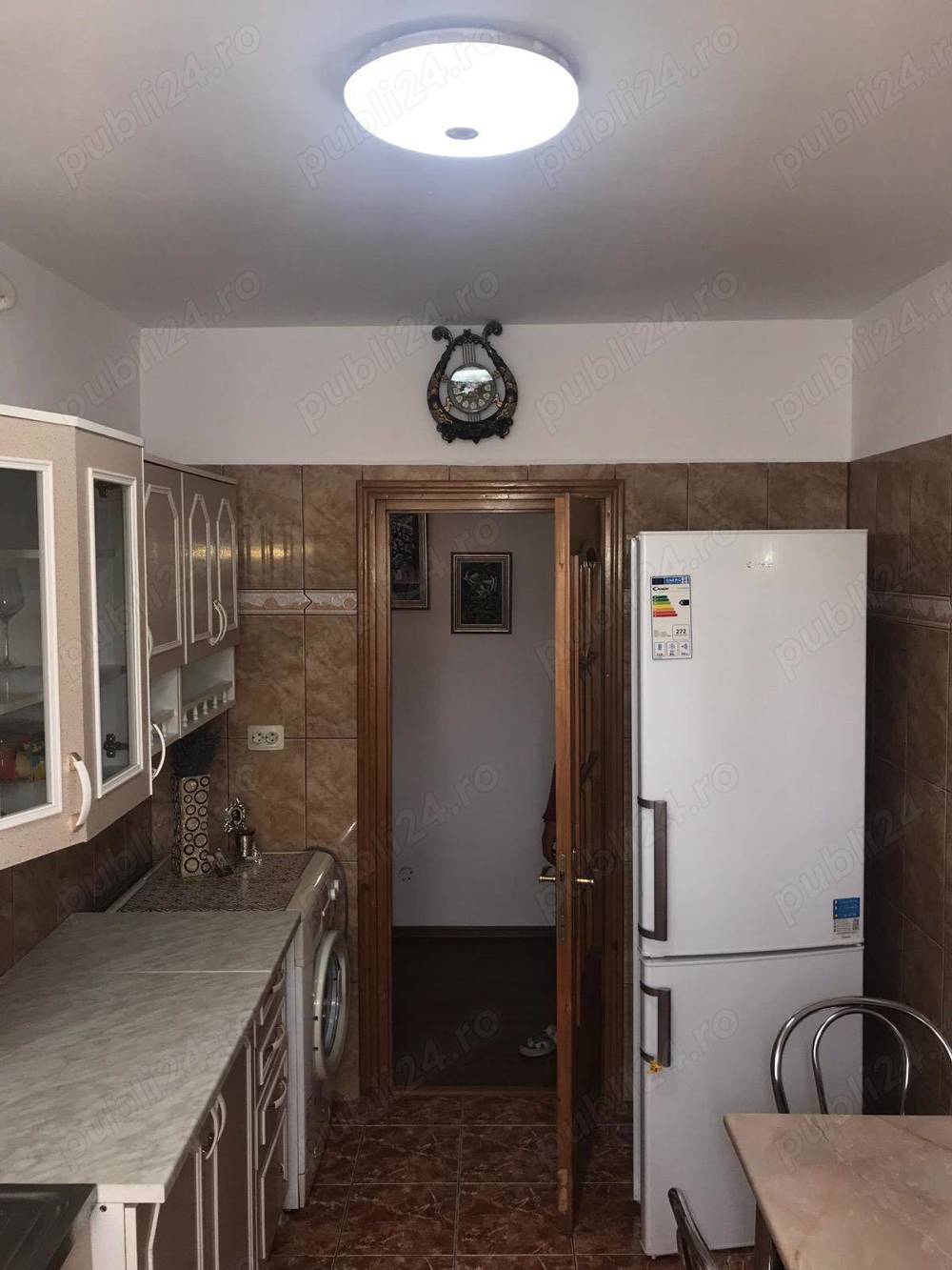 Închiriez apartament Precista