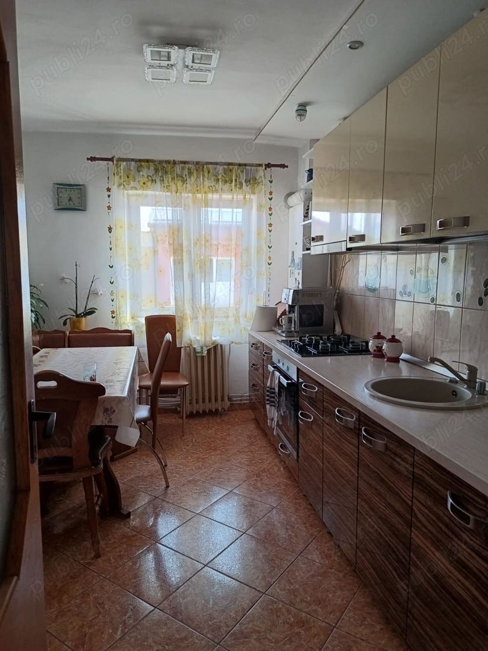 Apartament cu 4 camere