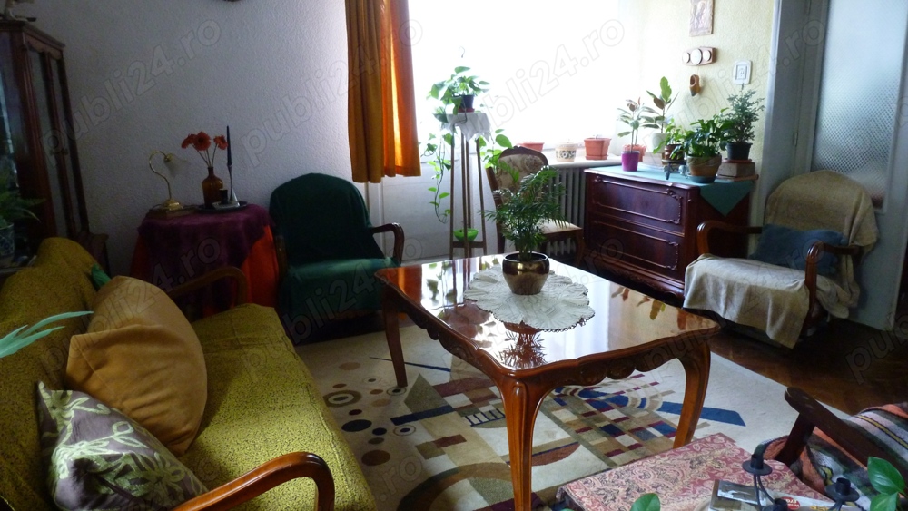 Apartament 4 camere in vila cu teren privat