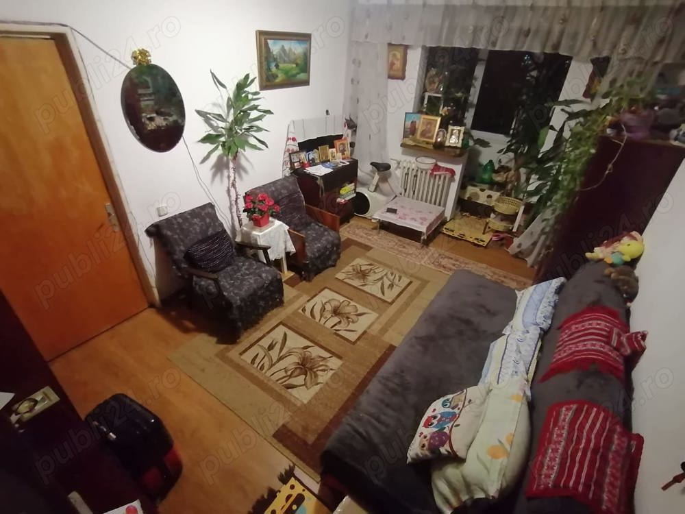 Vand apartament et. 1, 2 camere, decomandat, Berceni zona Straja -Moldoveni- Giurgiului