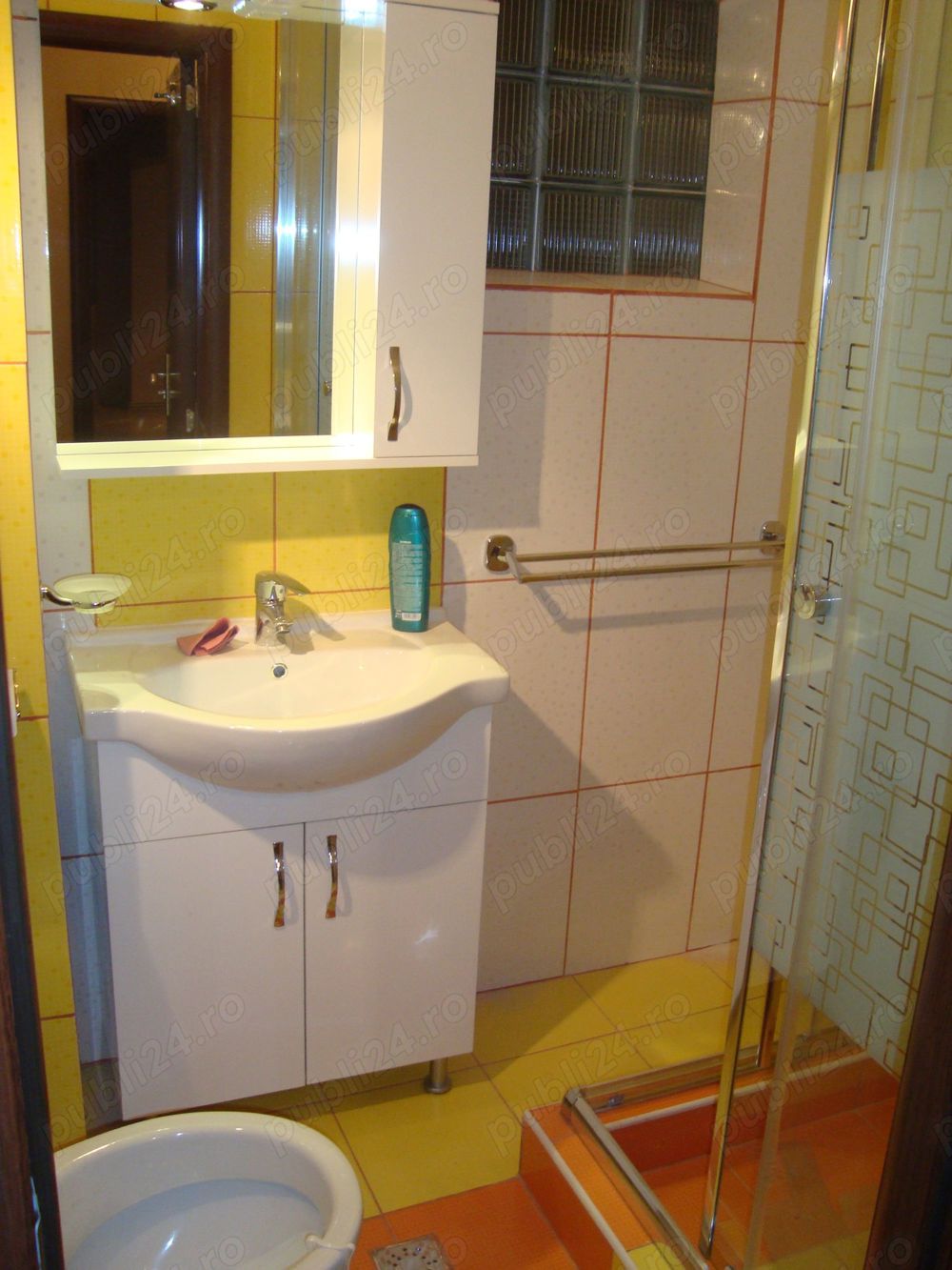 Proprietar, ofer spre inchiriere  in COMPLEXUL STUDENTESC, apartament cu 4 camere