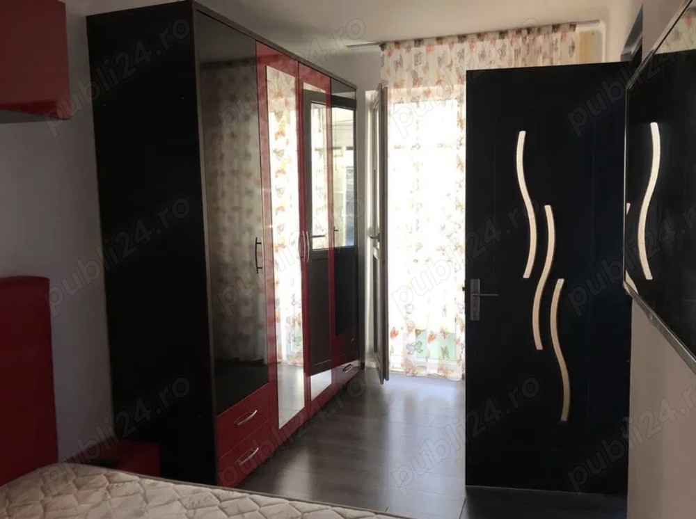 Vand apartament 3 camere zona Malu Rosu