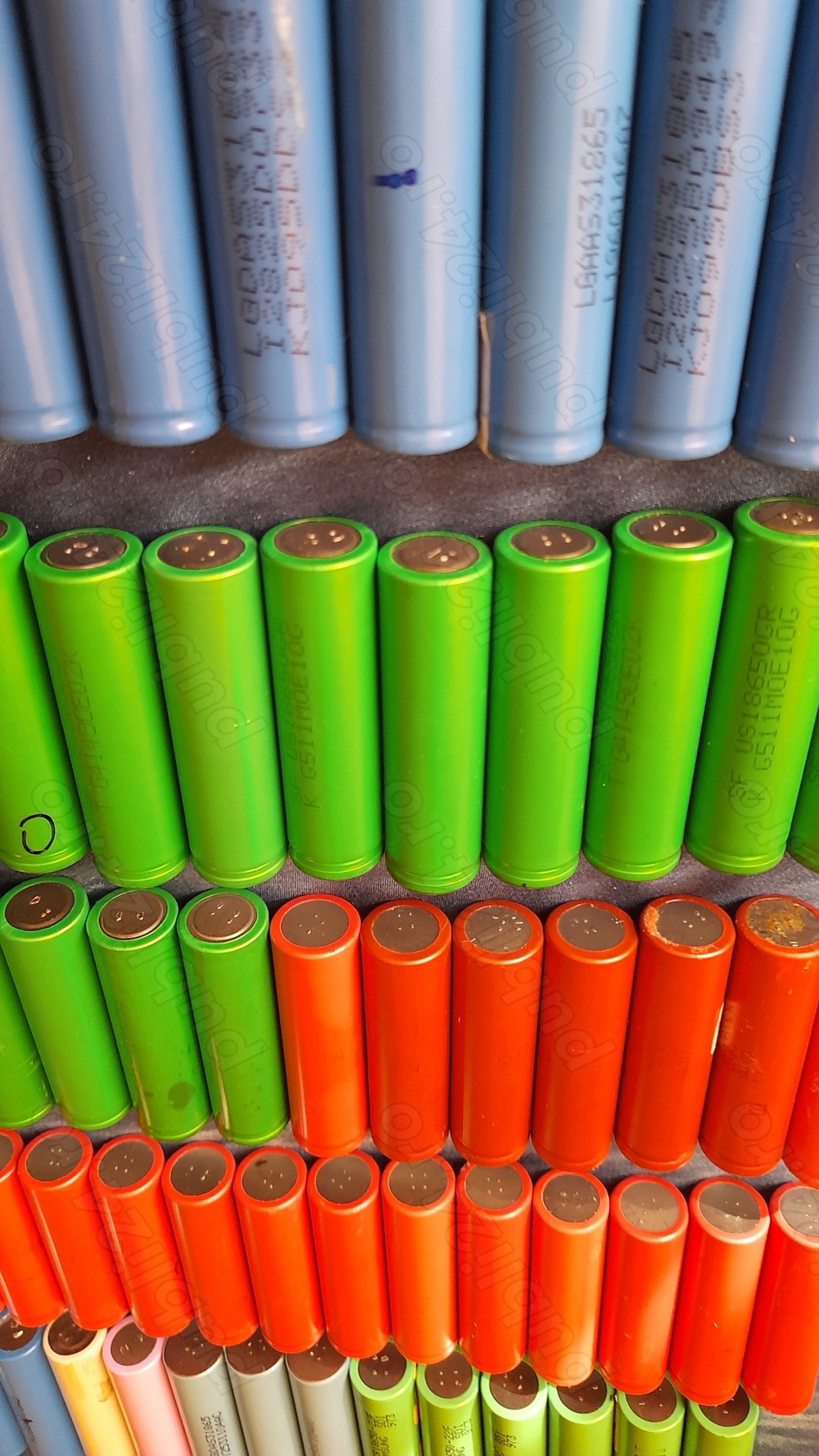 acumulatori 18650 celule pt aspiratoare filetante scule electrice lanterne radio boxe etc