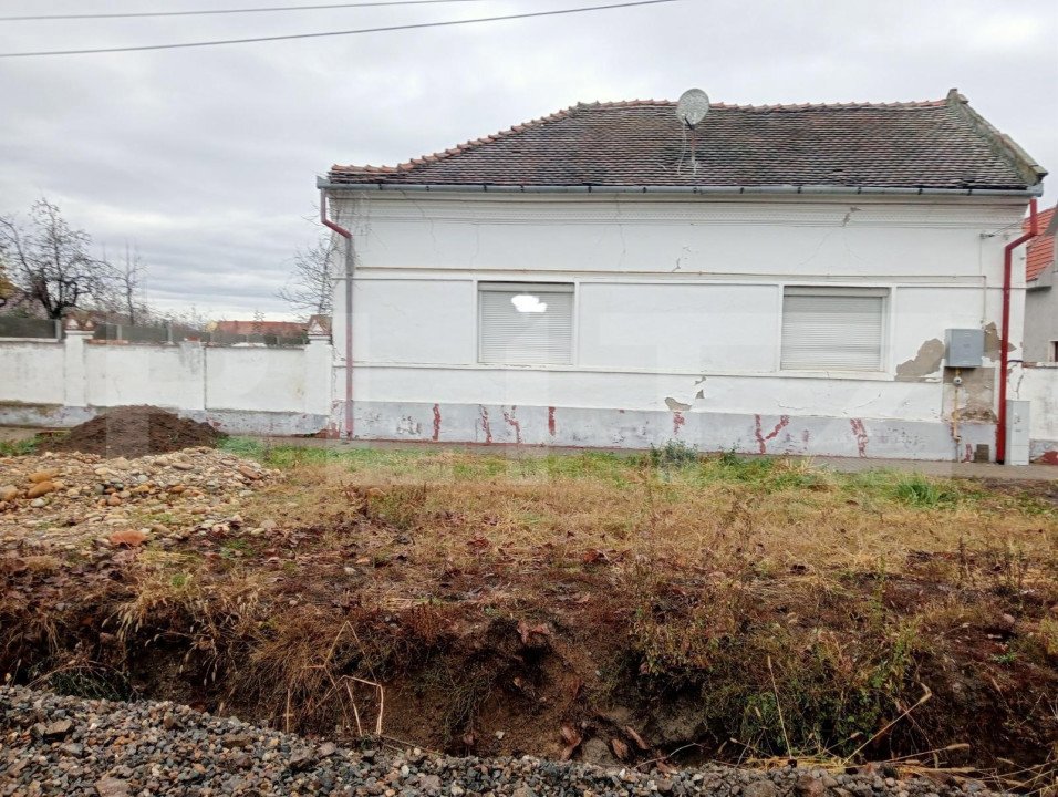 Casa individuala renovabila, 7 camere, 219mp utili, 647mp teren, Remetea Mare