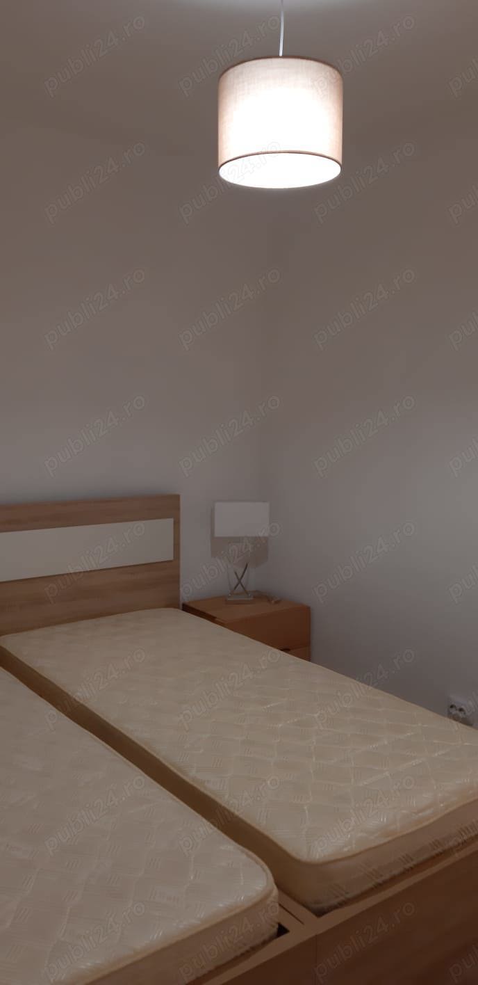 Inchiriez apartament cu 3 camere 