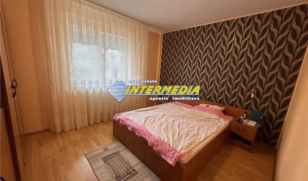 Apartament 3 camere de vanzare  in bloc nou Alba Iulia zona Centru