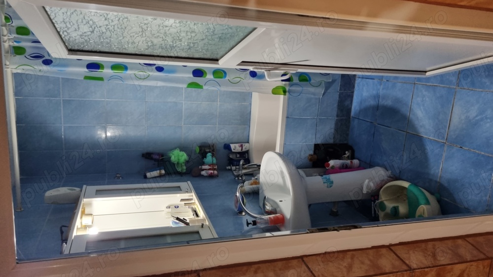 Casa + spatiu comercial cca 100 m2 casa...spațiul 50-60m2 Casa + spatiu comercial cca 100 m2 casa...spațiul 50-60m2