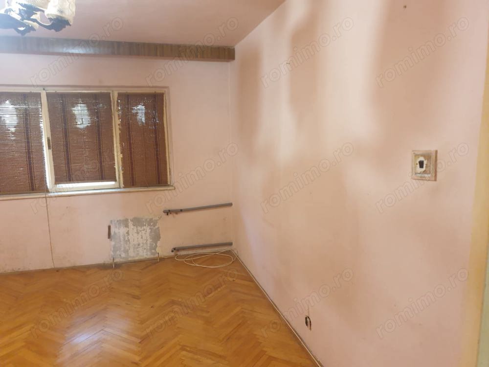 Apartament 3 camere decomandat Aradului 