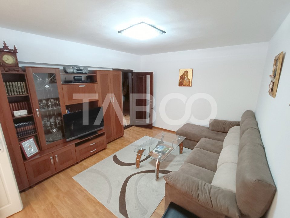 Apartament 4 camere 2 bai 77 mpu mobilat utilat balcon pivnita Sebes