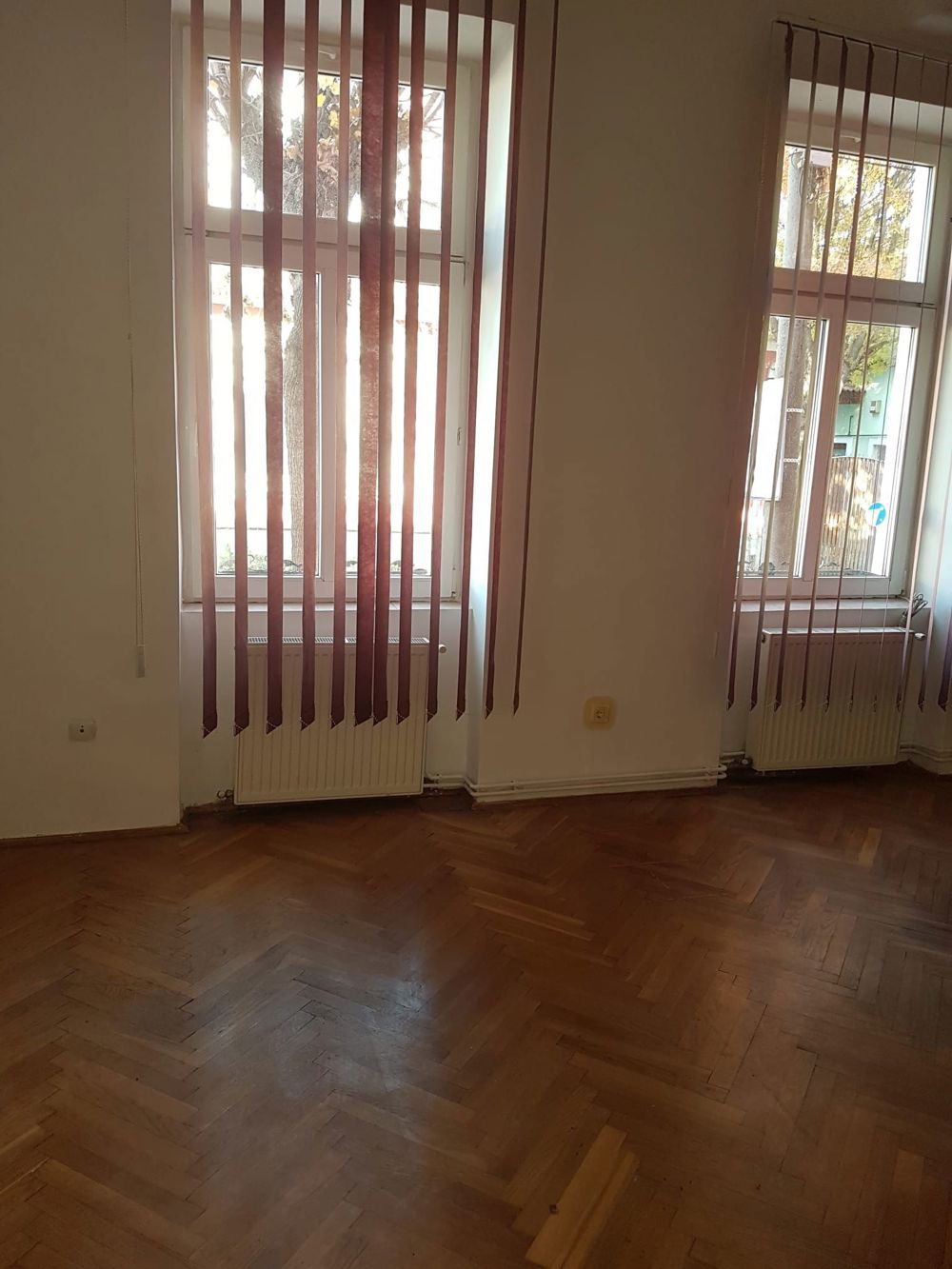 7 Noiembrie - Inchiriere spatiu birou/comercial - Str. Avram Iancu