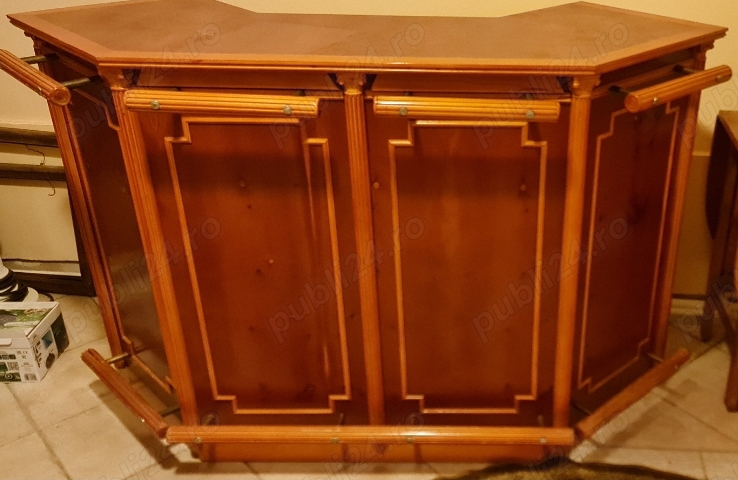 Bar din lemn de cireș 