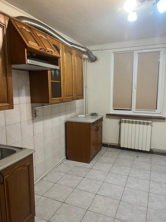 Apartament Central ,3 camere, 72mp ,etaj intermediar, zona SIRET