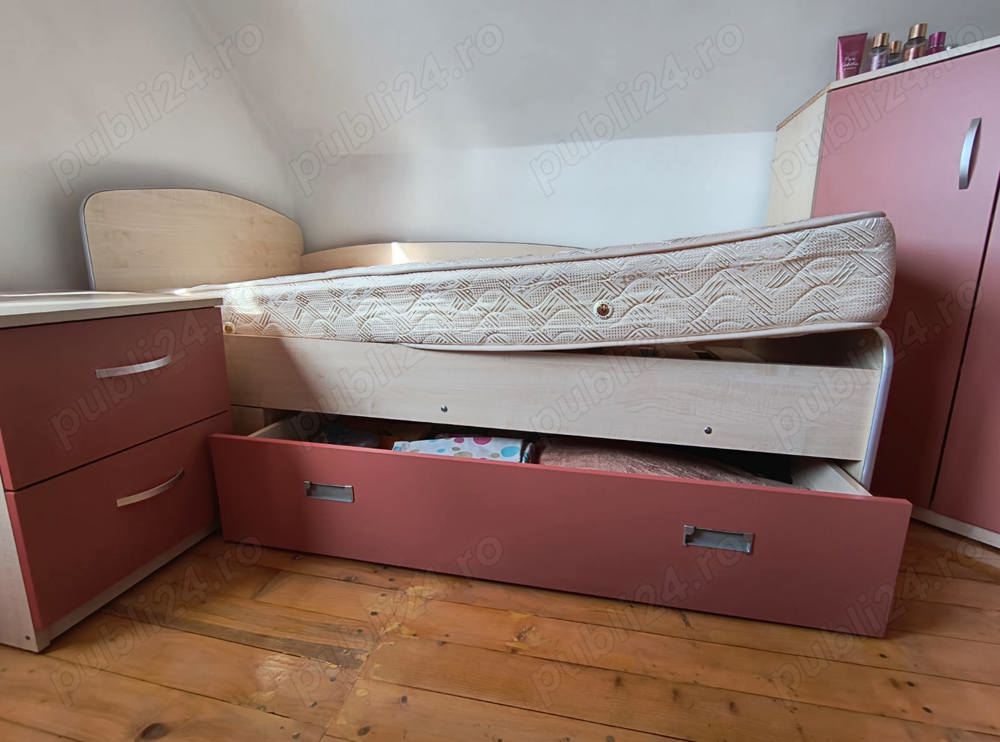 Vând pat de 1 persoană (copil-adolescent)