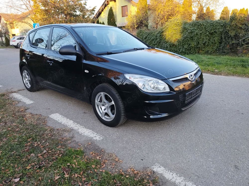 Hyundai i30 1.6 CRDI cu 90 cp an 2007 ,euro 4, AC, central