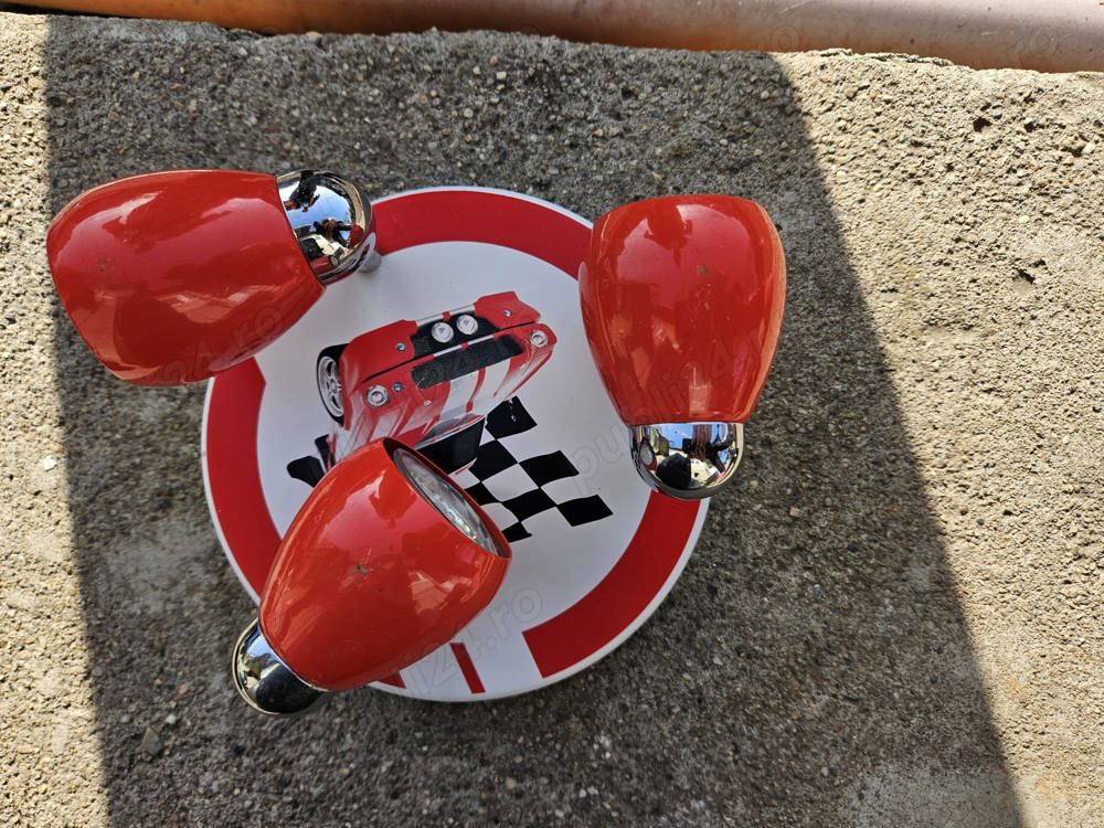 Vând diferite spoturi pt cameră copii...