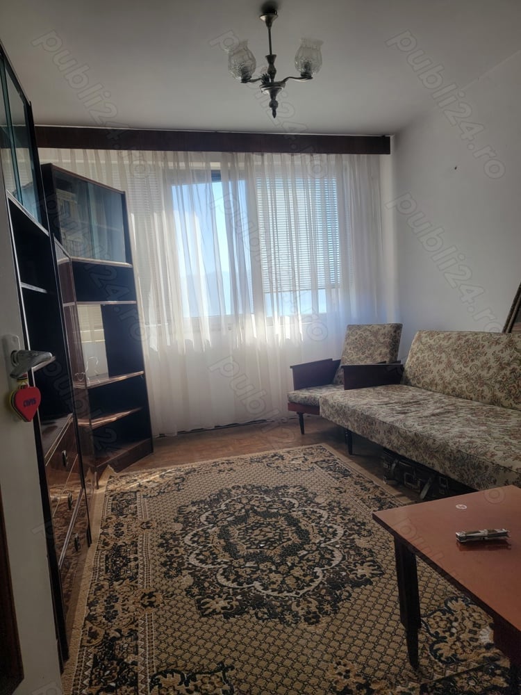 Vand Apartment cu 4 Camere