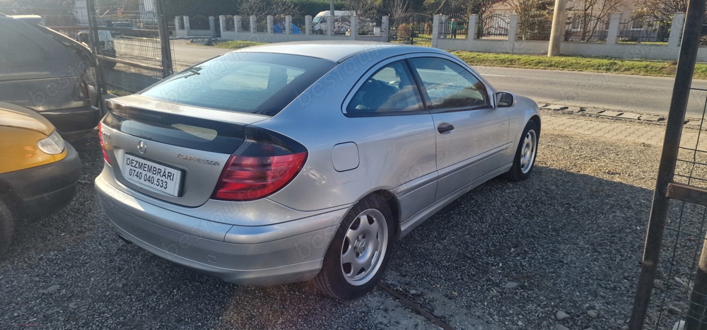 dezmembrez mercedes c200 benzina