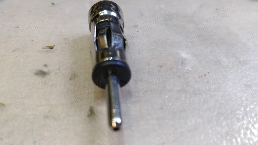 Adaptor Antena Radio Navigatie Auto (ISO tata DIN mama)