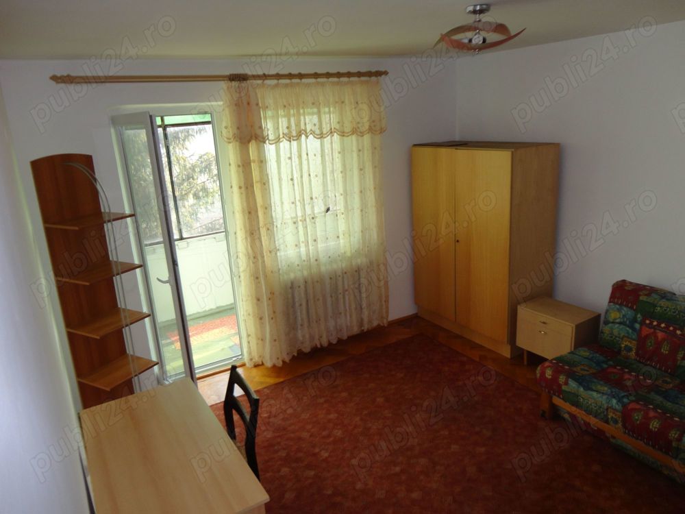 Vand apartament cu 3 camere in Dambul Pietros, etaj 4 4