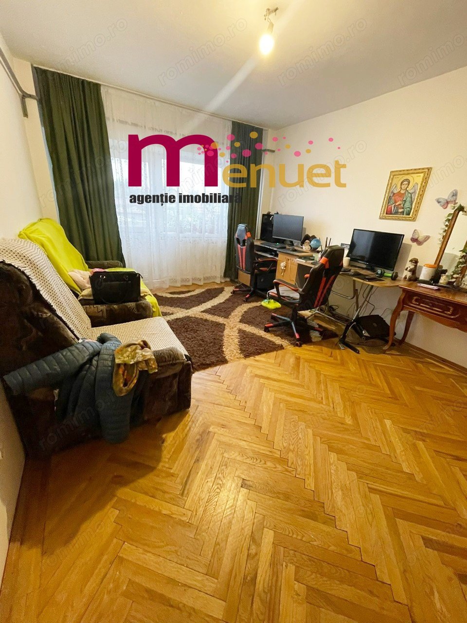 Apartament 3 camere,str.Victoriei, 77 mp