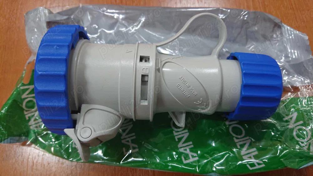 Priza industriala 16A-6h, 200-250V, 2P+T, IP67 - 179buc