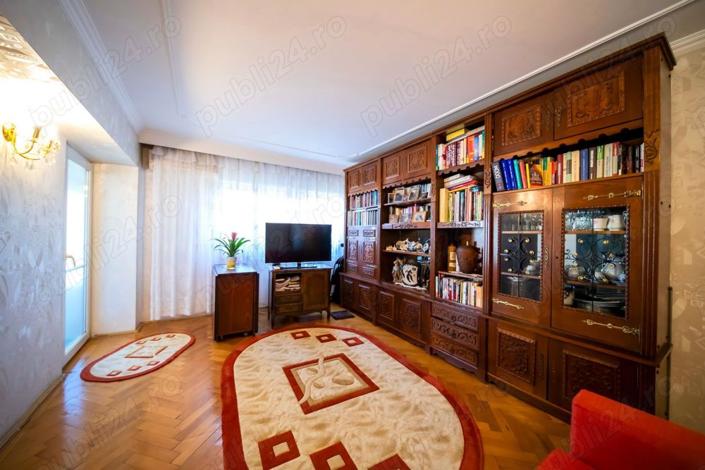 Apartament cu 4 camere, cartier Crihala