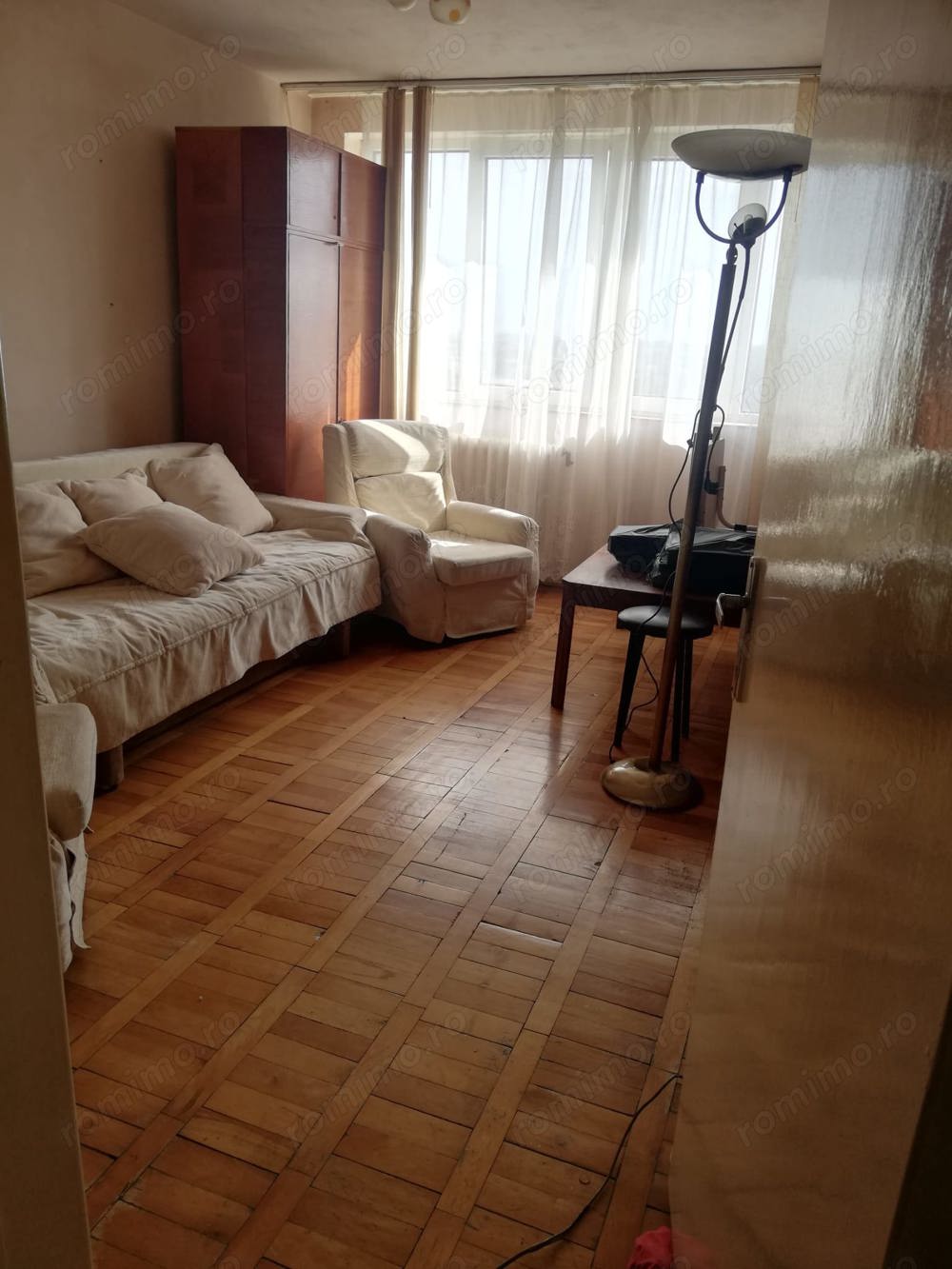 De vanzare apartament cu 2 camere, decomandat