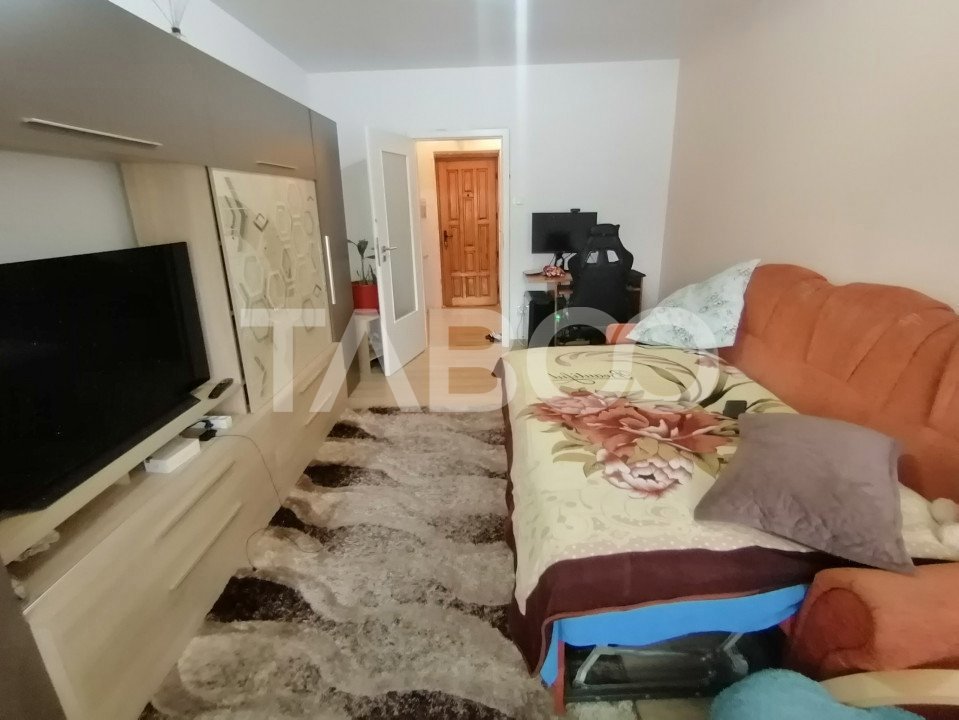 Apartament decomandat de vanzare 47 mpu mobilat renovat Rahovei Sibiu