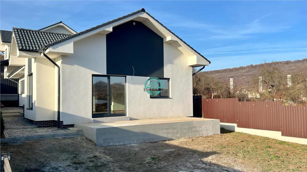 Vand casa noua cu 3 dormitoare, 2 bai, teren 480mp in Livezeni