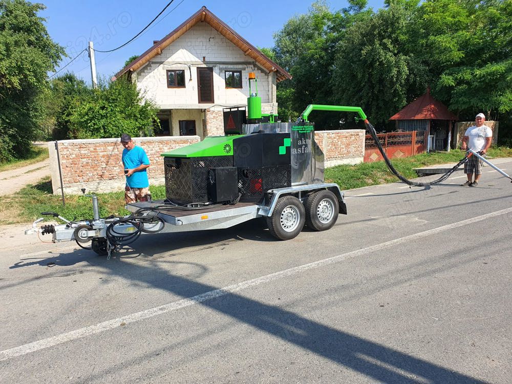 SUPER PRET! Utilaj pentru colmatare fisuri de inchiriat