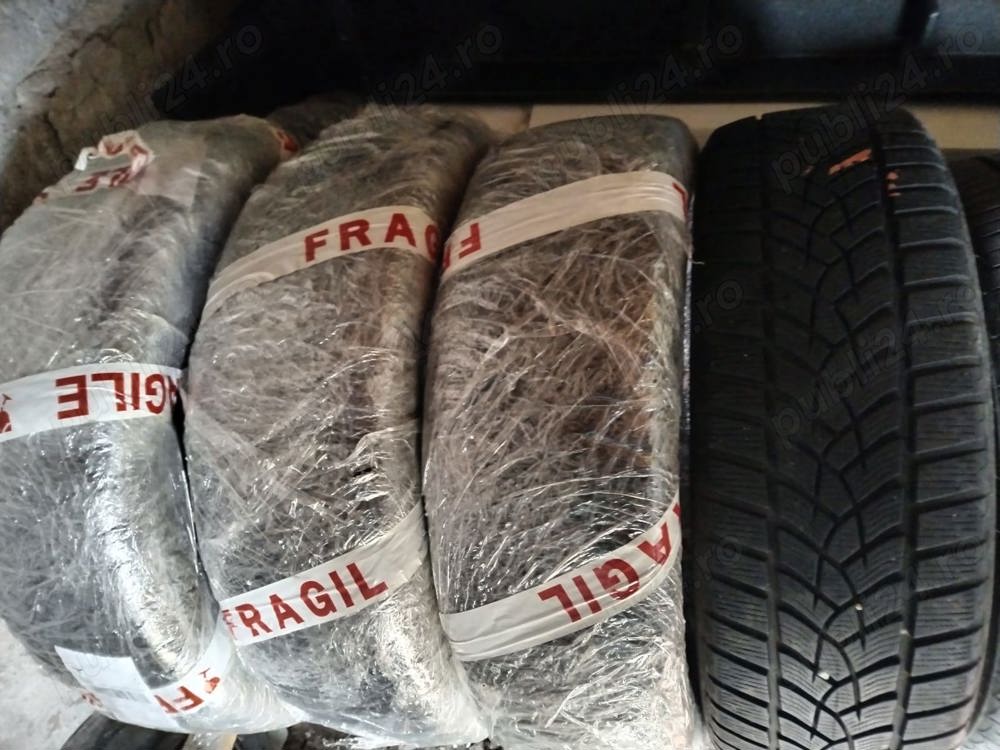 155/55 R20 iarnă. Patru bucăți toate la fel. Preț 1150 RON negociabil.