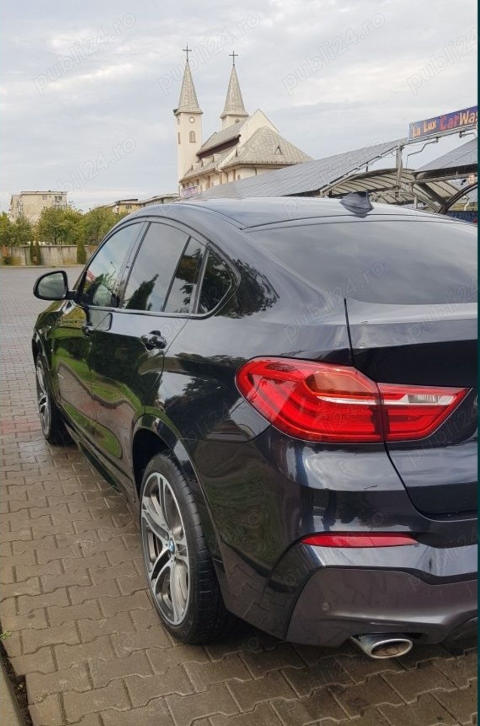 Vând BMW x4 ,FABRICAT 2015 luna 7 ,proprietar,mașina este cu pachet M la interior și la exterior