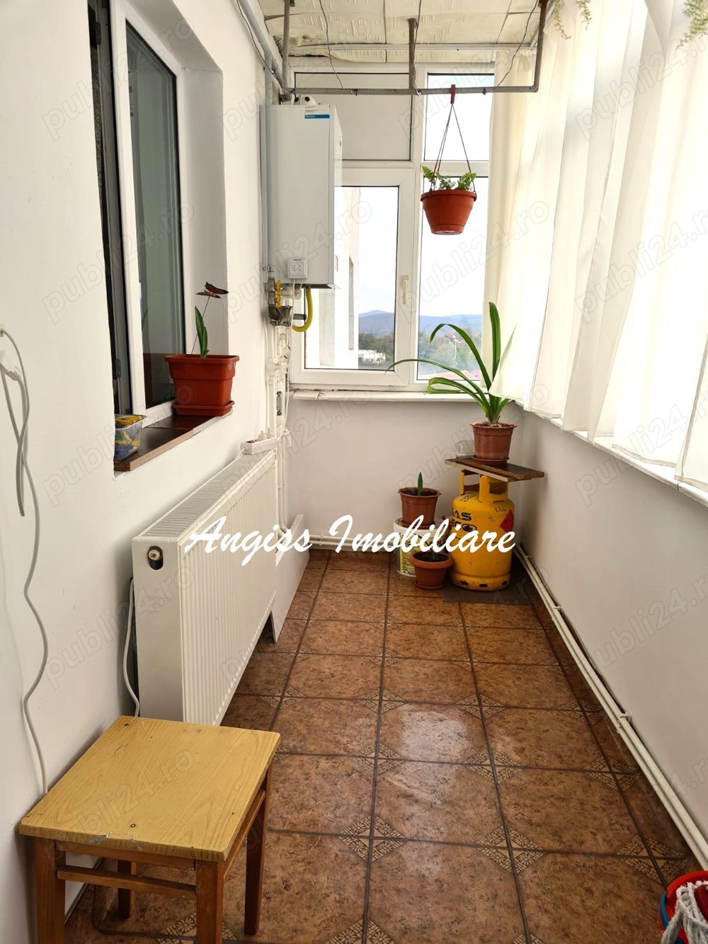 Apartament 3 camere C5   CENTRALA PE GAZ