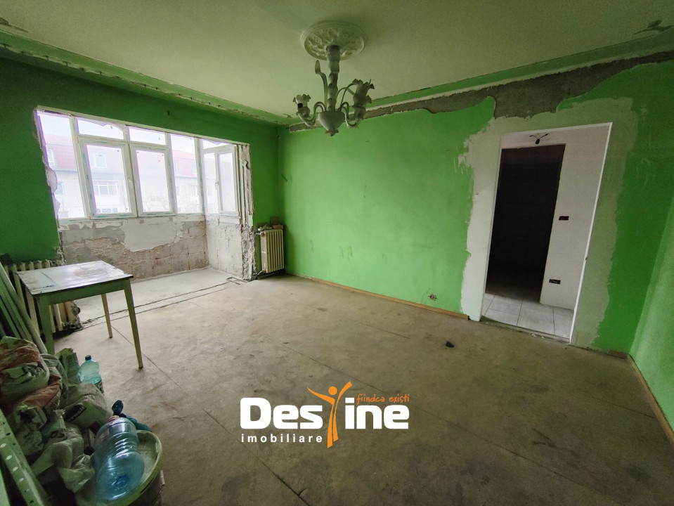 Apartament 2 camere semidecomandat 43 MP DE RENOVAT - Păcurari poștă