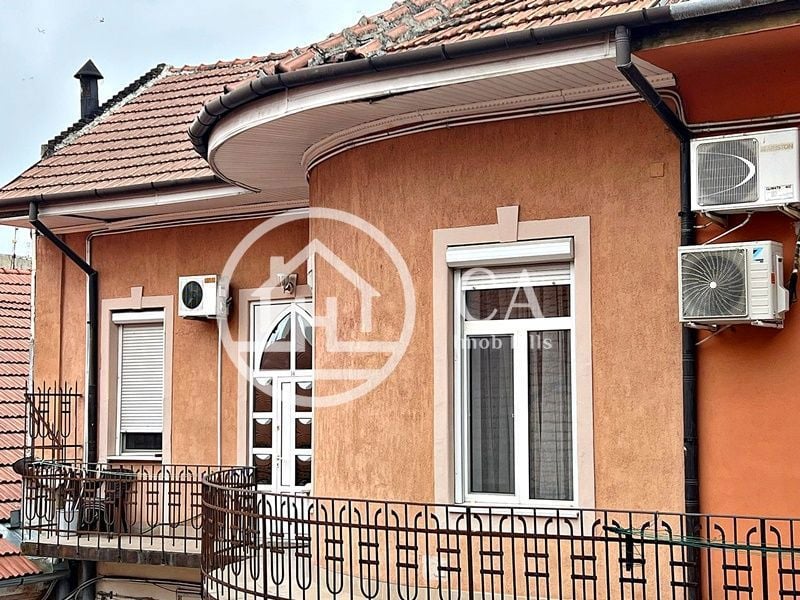 Apartament de vânzare cu 3 camere în zona Ultracentrală, Oradea