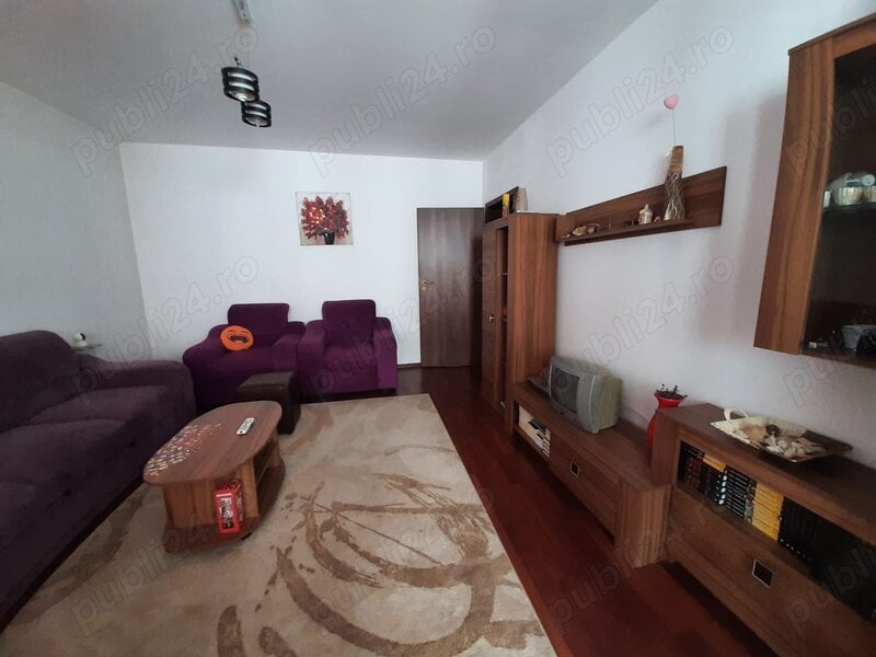 Vand apartament 3 camere, decomandat, metrou Leonida