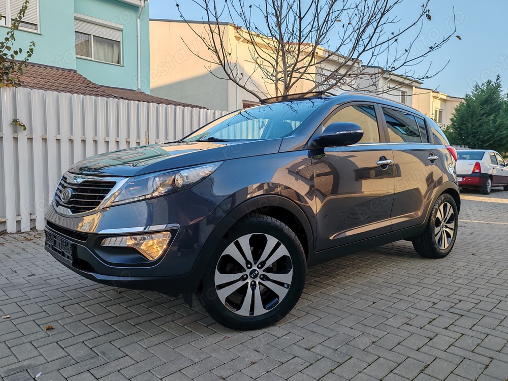 Kia Sportage CRDi Euro5 NaviPanoramicCmrMasalierInczScaune BanchetaClimatronic etc !