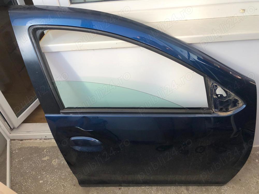 Vând ușă față dreapta Logan ||