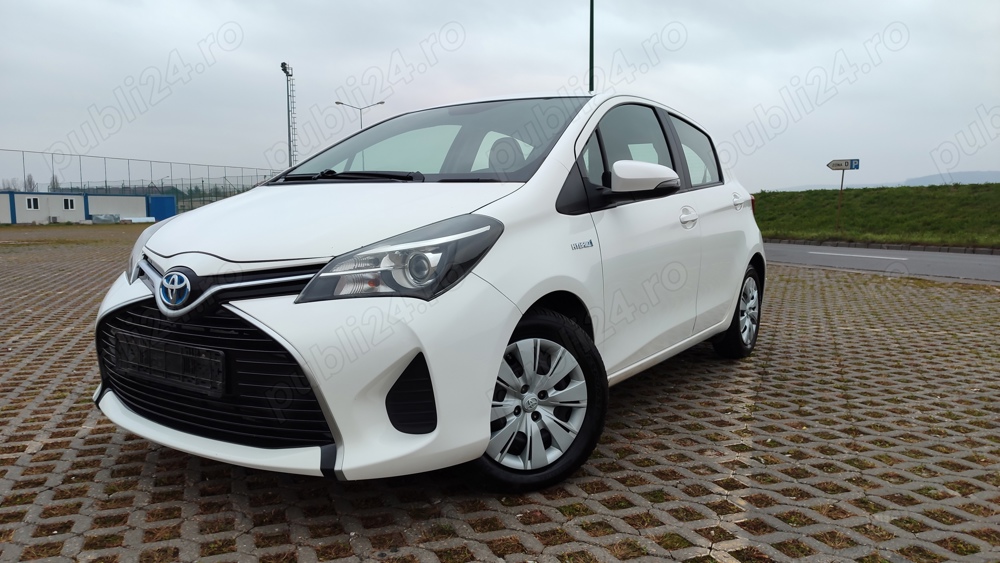 Toyota Yaris Hybrid 2016