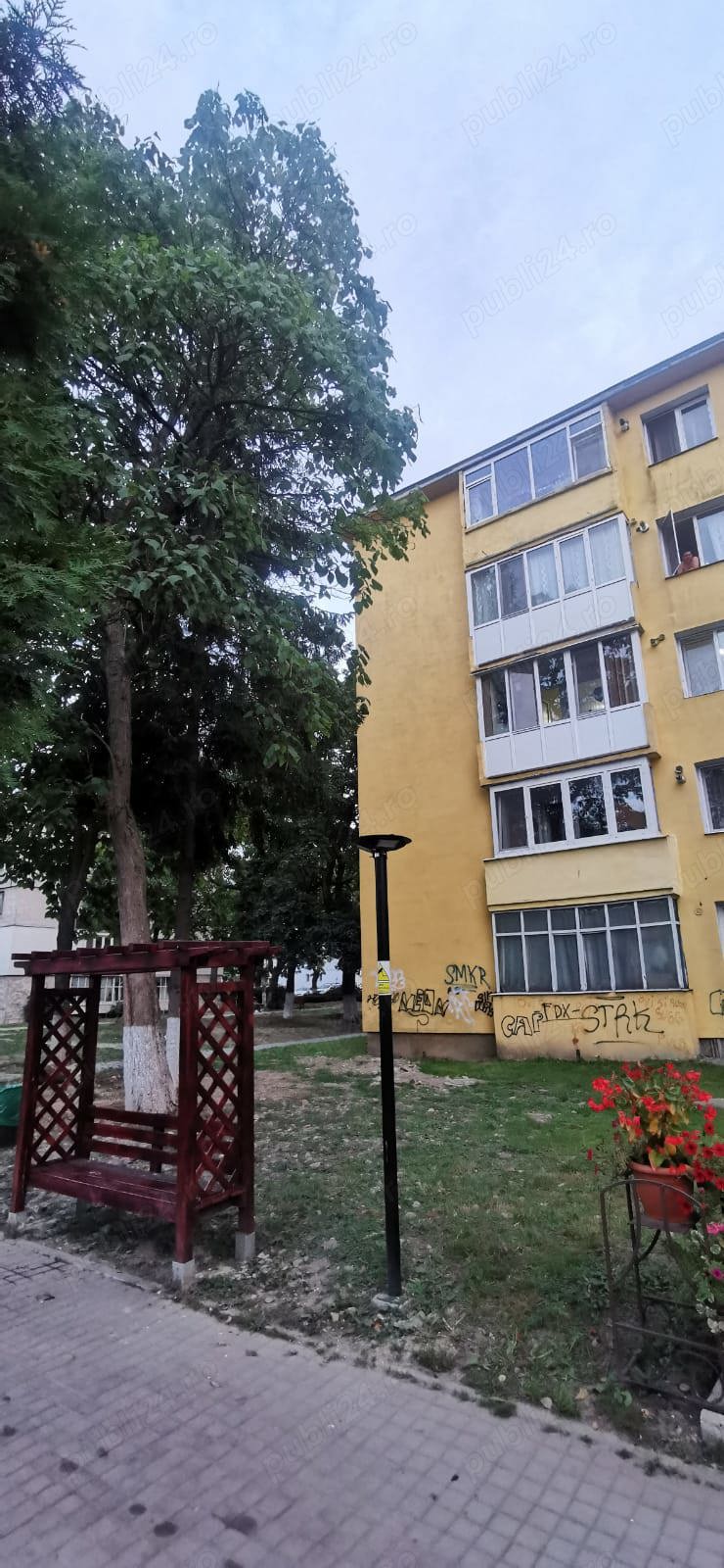 Vand apartament cu 2 camere in Vulcan